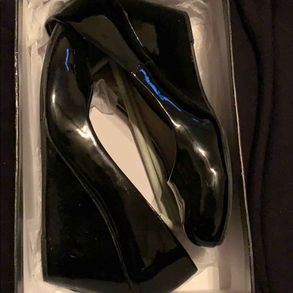 Wedge heels